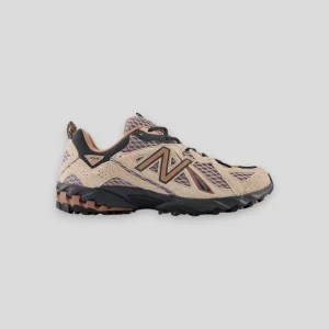 New Balance || ML610TBM - Flat Taupe / Ice Wine