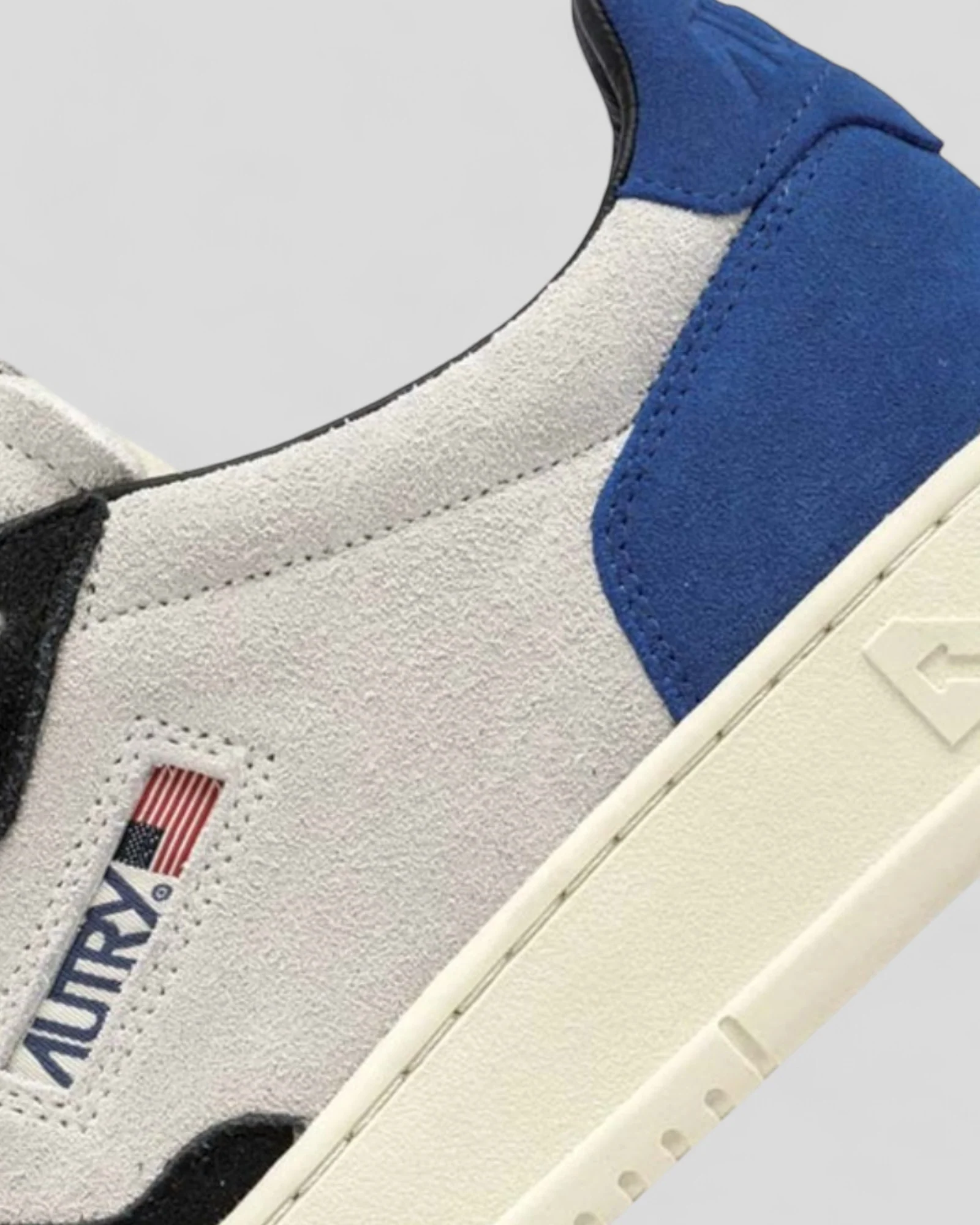 Autry || Medalist TS07 - Suede Electrik/Black - M" – Image 2