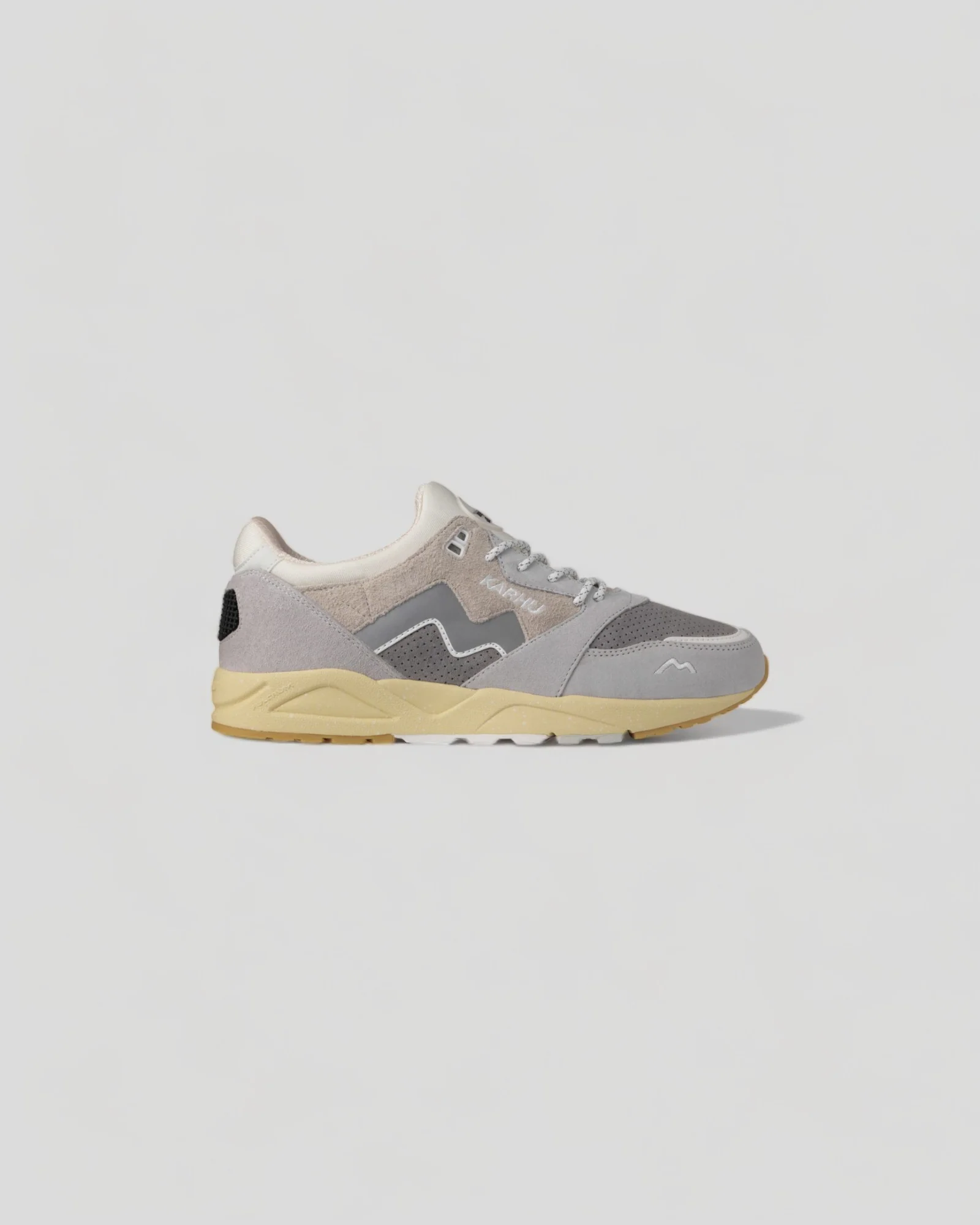 Karhu || Aria 95 - Lunar Rock/Foggy Dew