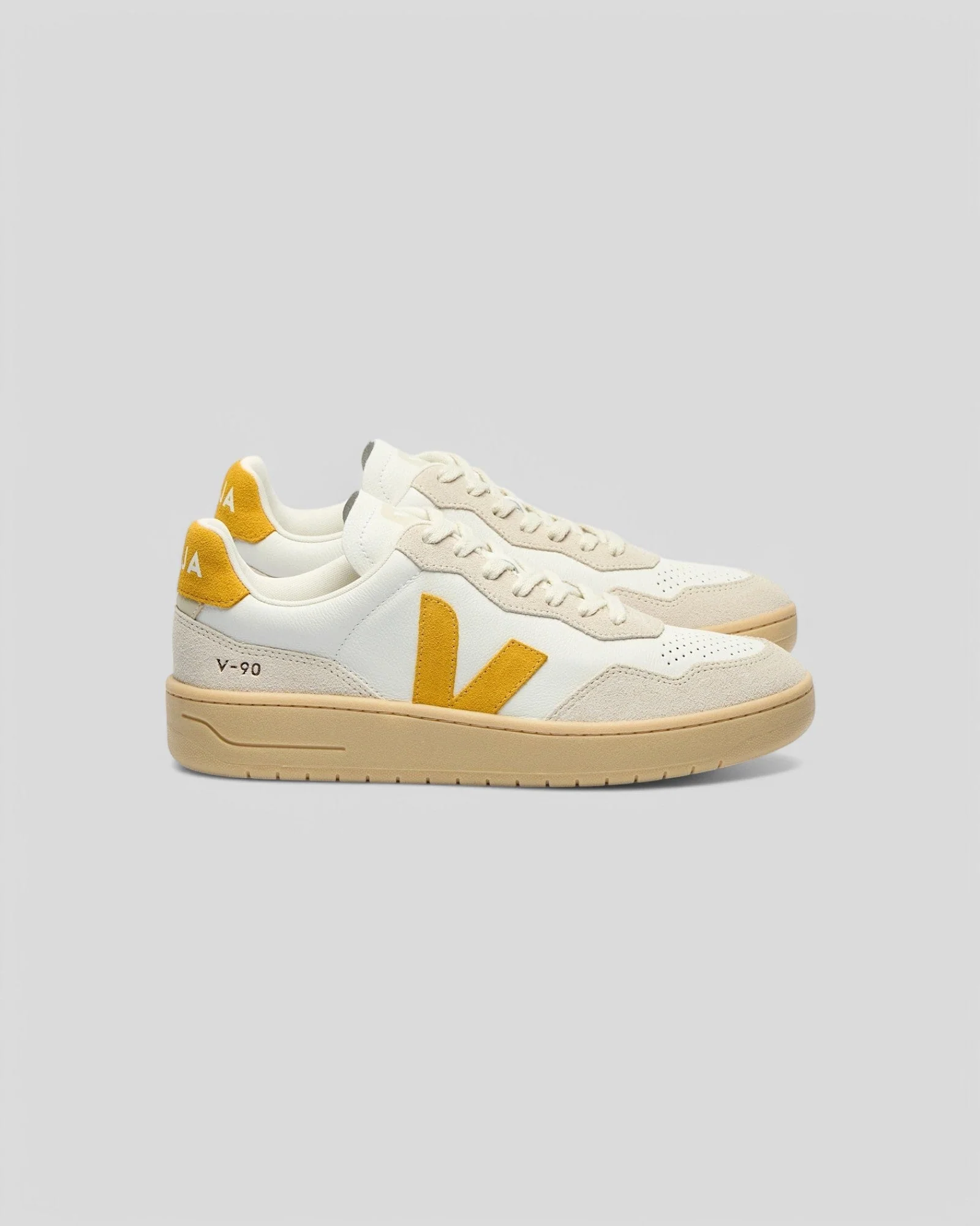 Veja || V-90 - Leather White Toscane Natural - M'